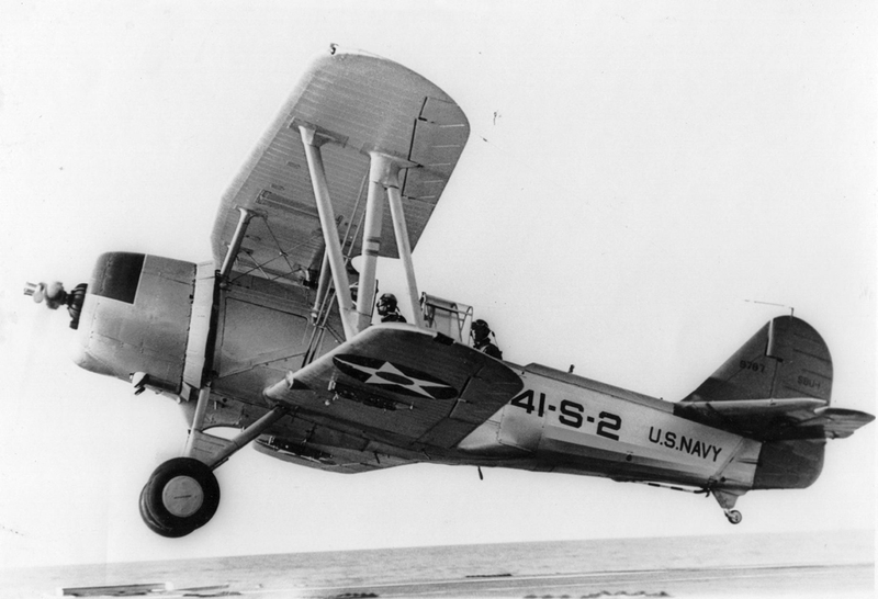 A Vought SBU-1 Corsair takes off (San Diego Air and Space Museum)